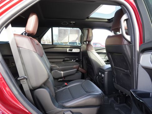 Used 2021 Ford Explorer Platinum w/ Equipment Group 601A image 31