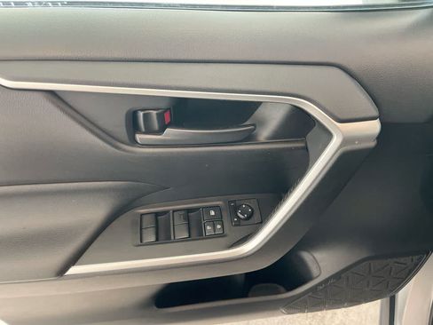 Used 2019 Toyota RAV4 LE w/ All Weather Liner Package AWD/4WD image 13