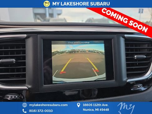 Used 2018 Chrysler Pacifica LX image 30