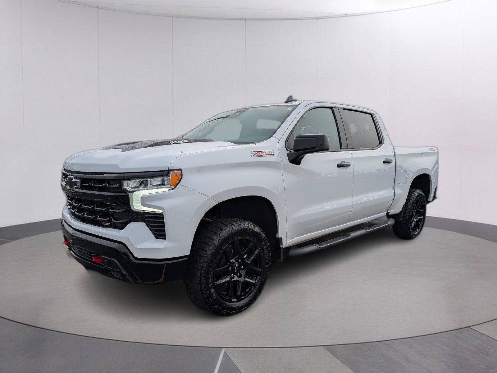 Used 2025 Chevrolet Silverado 1500 LT Trail Boss w/ Convenience Package II AWD/4WD image 1
