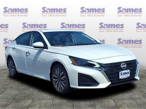 New 2025 Nissan Altima 2.5 SV w/ SV Premium Package image 1