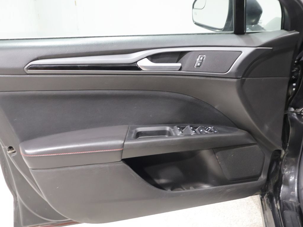 Used 2014 Ford Fusion SE FWD image 21