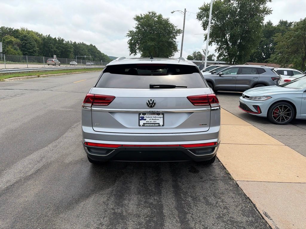 Used 2021 Volkswagen Atlas Cross Sport SEL AWD/4WD image 5