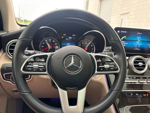 Used 2022 Mercedes-Benz GLC 300 image 21
