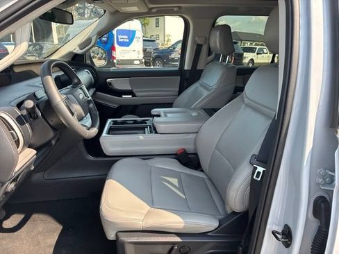 Certified 2025 Ford Expedition Active AWD/4WD image 84