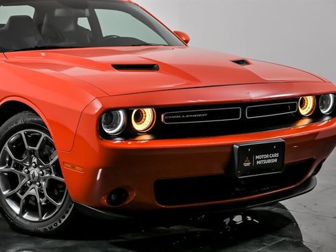Used 2017 Dodge Challenger GT w/ Technology Group image 2