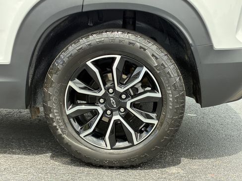 Used 2024 Chevrolet TrailBlazer ACTIV w/ Convenience Package FWD image 9