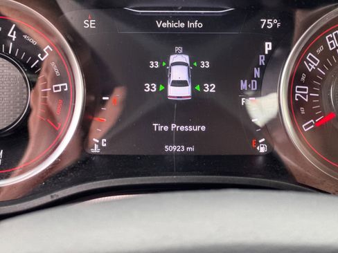 Used 2022 Dodge Challenger SXT image 25