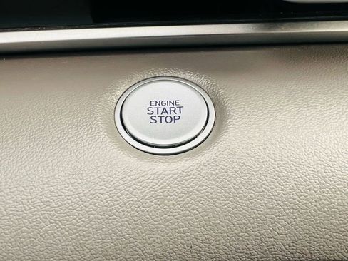 Used 2021 Hyundai Elantra SEL image 36