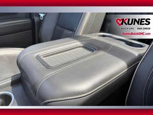 Used 2023 GMC Yukon SLT w/ SLT Premium Package AWD/4WD image 24