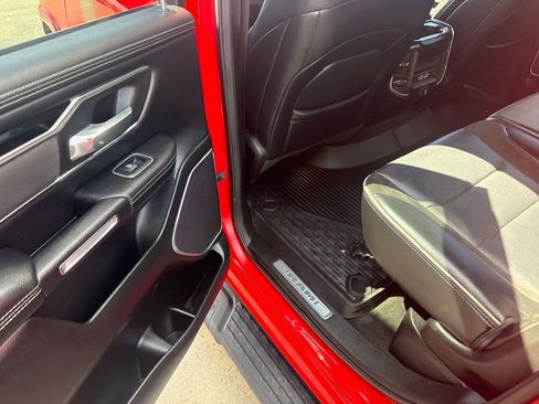 Used 2021 RAM 1500 Laramie AWD/4WD image 9