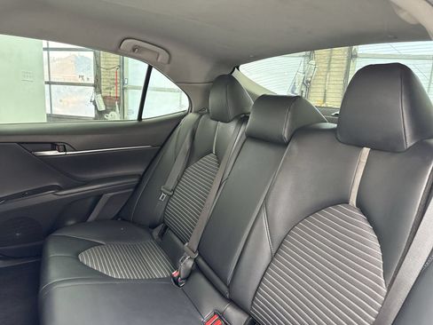 Used 2019 Toyota Camry SE FWD image 27