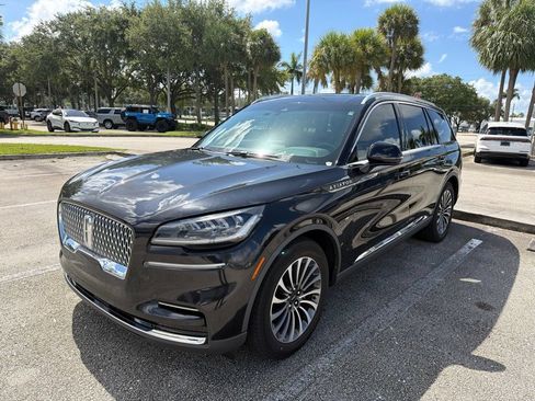 Used 2024 Lincoln Aviator 2WD w/ Premium Package image 3