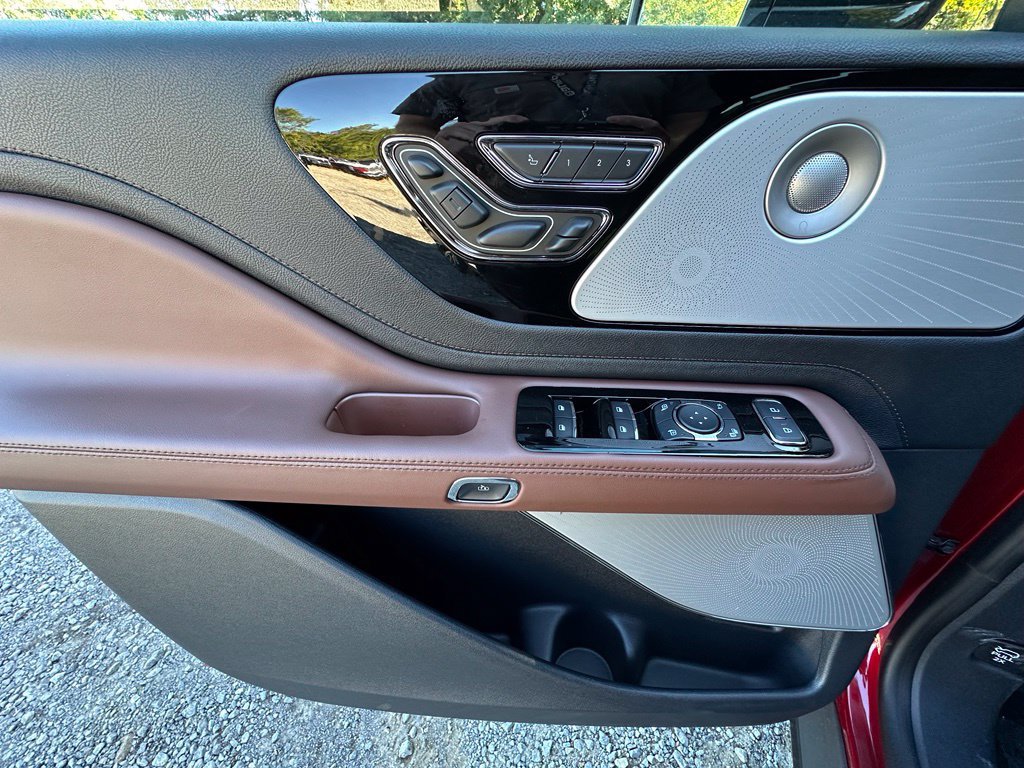 New 2027 Lincoln Aviator Reserve AWD/4WD image 18