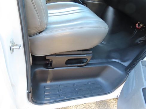 Used 2022 Chevrolet Express 2500 w/ Driver Convenience Package image 22