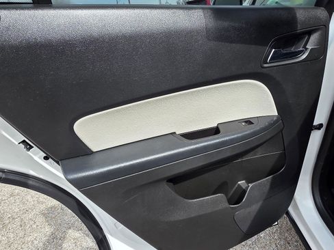 Used 2016 Chevrolet Equinox LTZ w/ Enhanced Convenience Package image 33