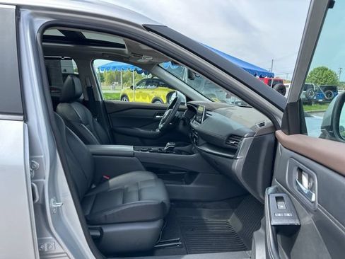 Used 2023 Nissan Rogue SV w/ SV Premium B Package AWD/4WD image 26