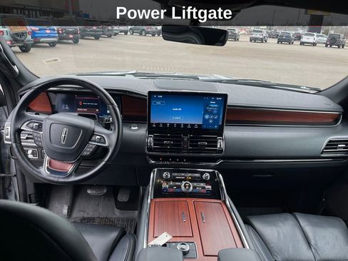 Used 2022 Lincoln Navigator Reserve image 18