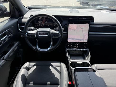 Used 2026 GMC Terrain Elevation w/ Elevation Premium Package FWD image 14