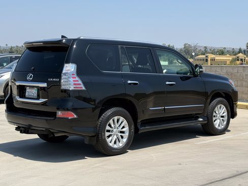 Used 2017 Lexus GX 460 Premium w/ Premium Package AWD/4WD image 11