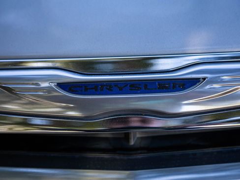 Used 2011 Chrysler 200 Touring w/ Cold Weather Group image 11