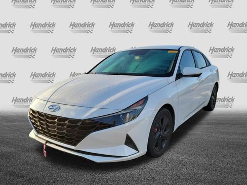 Used 2022 Hyundai Elantra SEL w/ Cargo Package FWD image 4