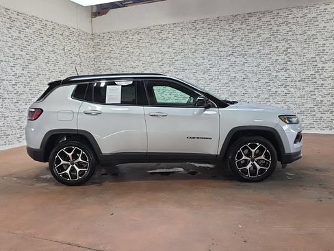 Used 2025 Jeep Compass Limited AWD/4WD image 6