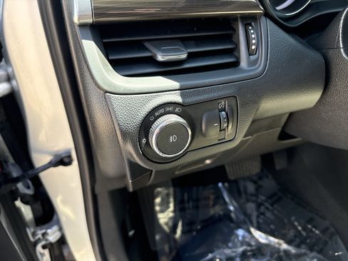 Used 2019 Buick Envision Preferred AWD/4WD image 19