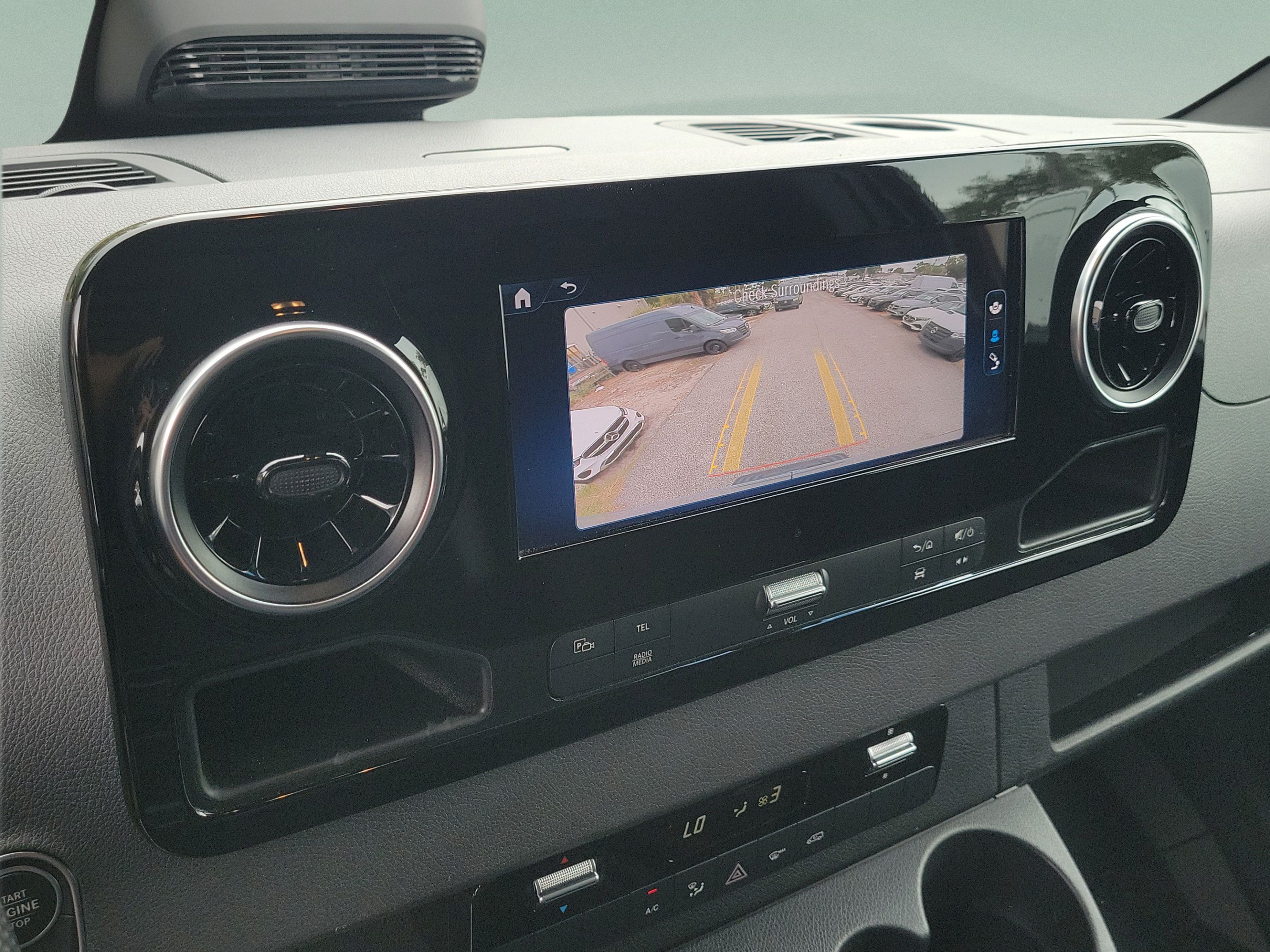 Used 2025 Mercedes-Benz Sprinter 2500 image 23