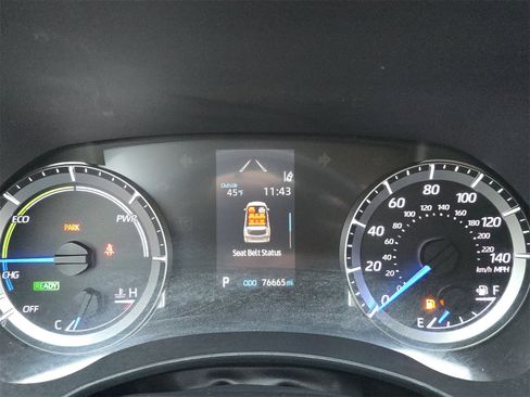 Used 2021 Toyota Highlander LE image 28