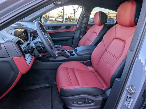 New 2026 Porsche Cayenne GTS image 5