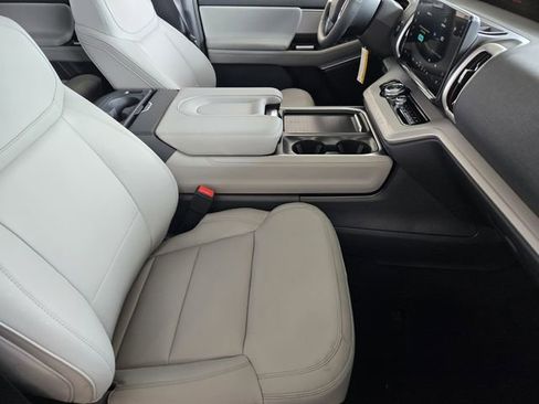 New 2026 Ford Expedition Active RWD image 10