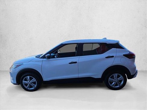 Used 2022 Nissan Kicks S FWD image 8