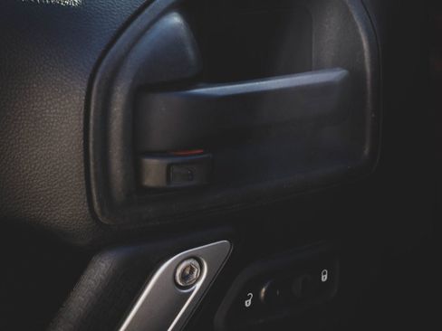 Used 2012 Jeep Wrangler Sahara w/ Dual Top Group image 8