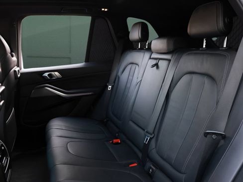 Used 2022 BMW X5 sDrive40i w/ M Sport Package RWD image 29