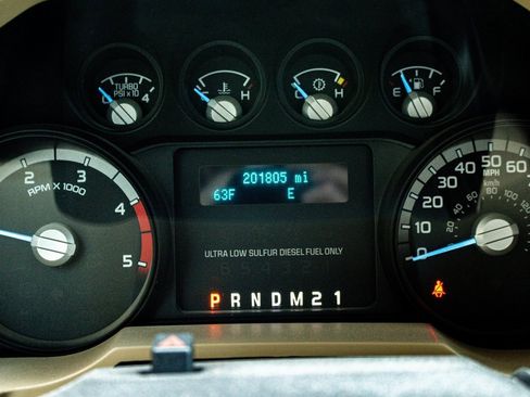 Used 2014 Ford F250 XLT w/ XLT Interior Package image 12