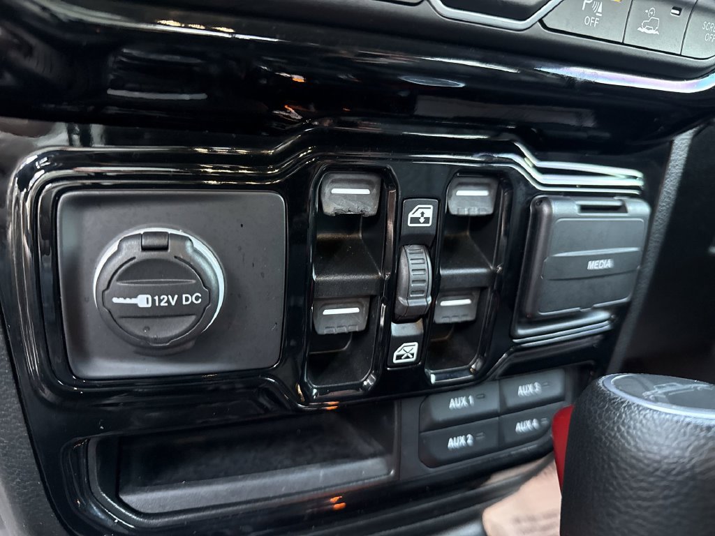 Used 2021 Jeep Gladiator Sport AWD/4WD image 32