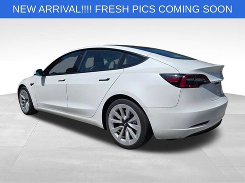 Used 2022 Tesla Model 3 Standard Range RWD image 5