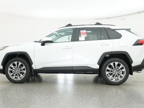 Used 2025 Toyota RAV4 XLE Premium image 57