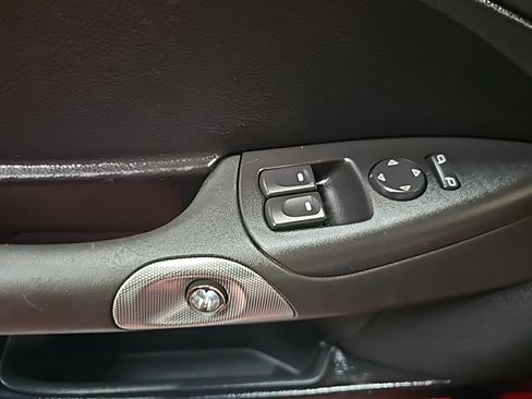 Used 2006 Chevrolet Corvette Convertible RWD image 18