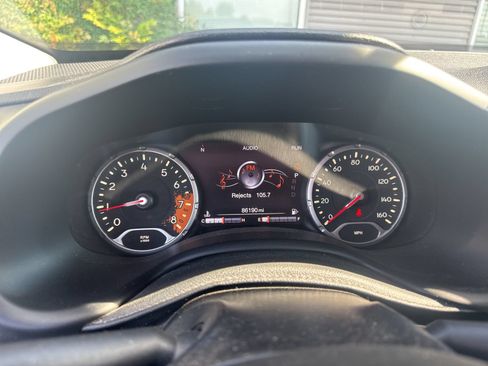 Used 2016 Jeep Renegade Trailhawk AWD/4WD image 9