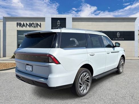 New 2026 Lincoln Navigator Premiere AWD/4WD image 7