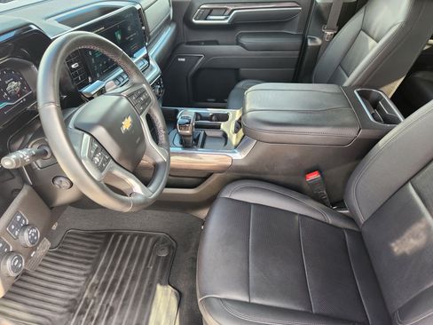 Used 2025 Chevrolet Silverado 1500 LTZ w/ Z71 Off-Road Package AWD/4WD image 13