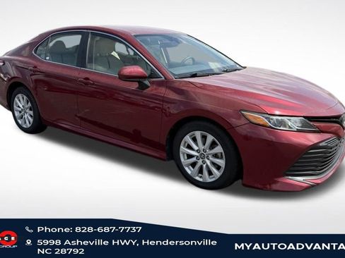Used 2019 Toyota Camry LE image 2