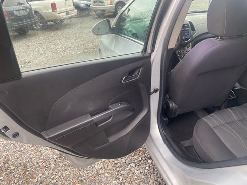 Used 2013 Chevrolet Sonic LT image 9