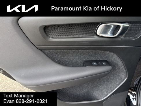 Used 2021 Volvo XC40 T5 R-Design w/ Advanced Package image 12