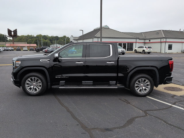 Used 2025 GMC Sierra 1500 Denali w/ Technology Package AWD/4WD image 4