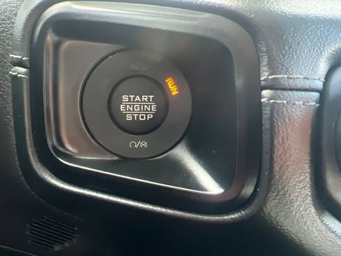 Used 2024 Jeep Wrangler Unlimited Sahara w/ Technology Group AWD/4WD image 73