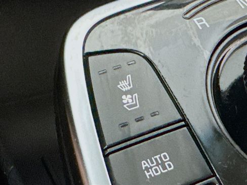 Used 2021 Kia Niro EX Premium FWD image 5
