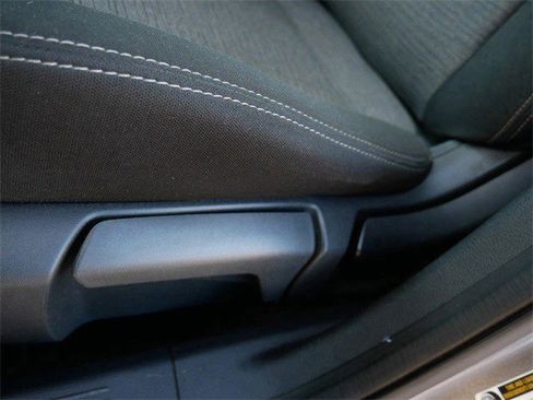 Used 2021 Nissan Rogue S image 17